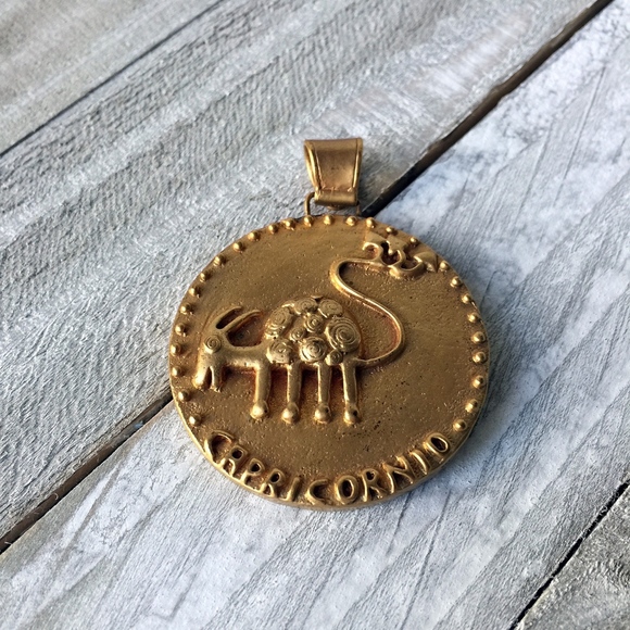 Artesian Peruvian Medallion - Picture 5 of 6